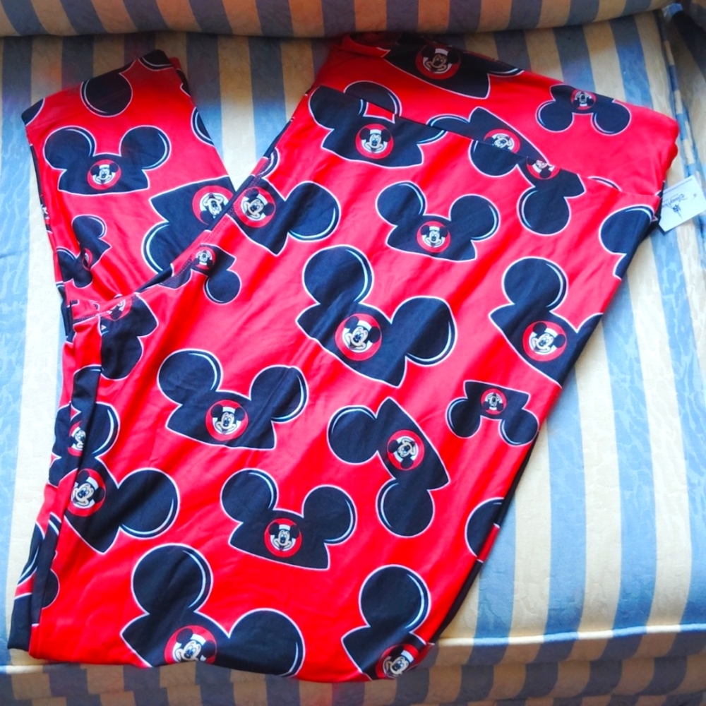 NWT Disney Plus size 3X Legging Mickey  Olaf